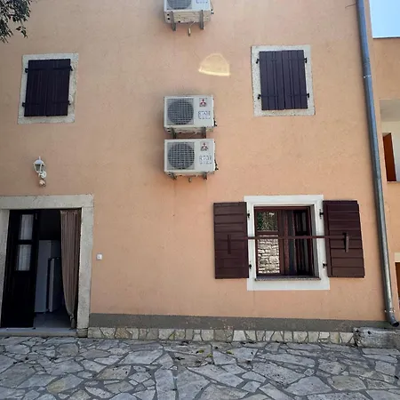 Vila Iva Krmed